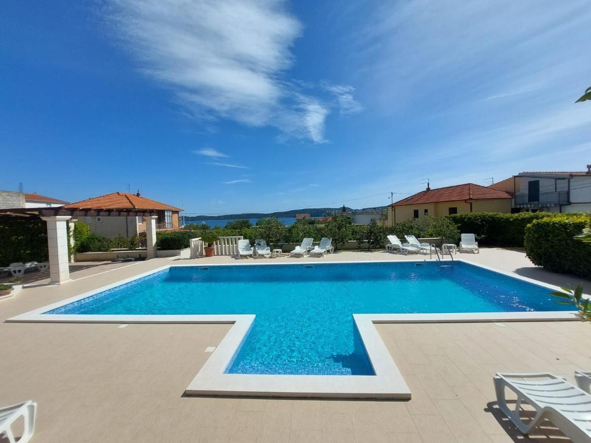 Apartments Zulim Trogir Exteriör bild