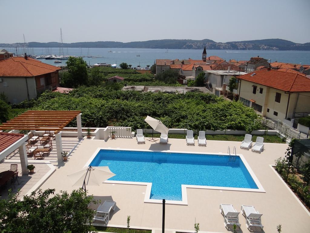 Apartments Zulim Trogir Exteriör bild