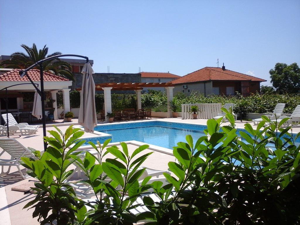 Apartments Zulim Trogir Exteriör bild