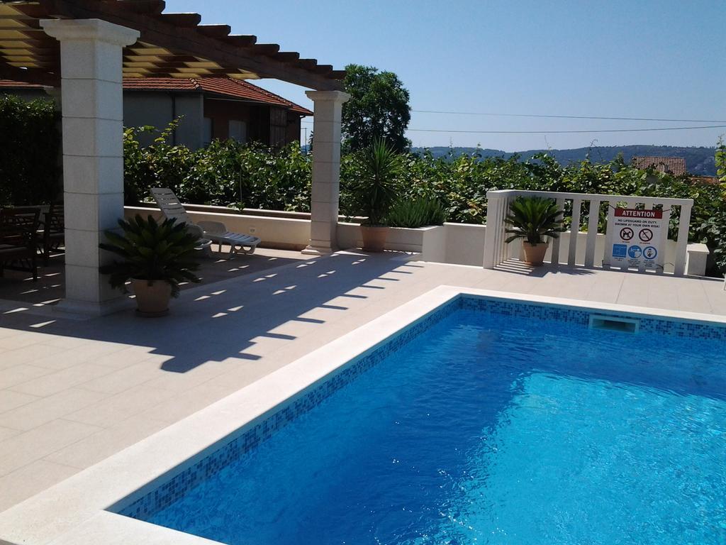 Apartments Zulim Trogir Exteriör bild