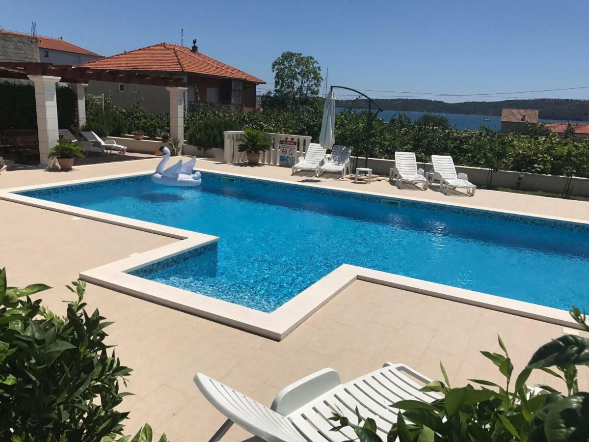 Apartments Zulim Trogir Exteriör bild